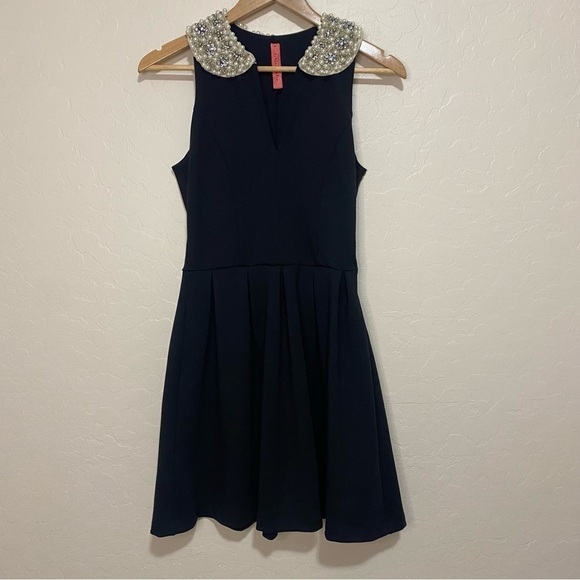 Eight Sixty black fit and flare sleeveless dress with pearl collar Size S - Picture 8 of 9